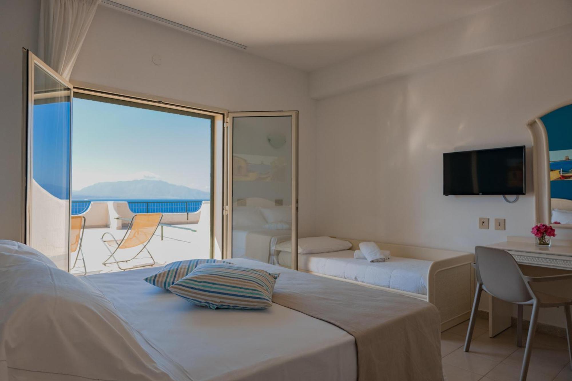 Cdshotels Terrasini - Citta Del Mare Bagian luar foto