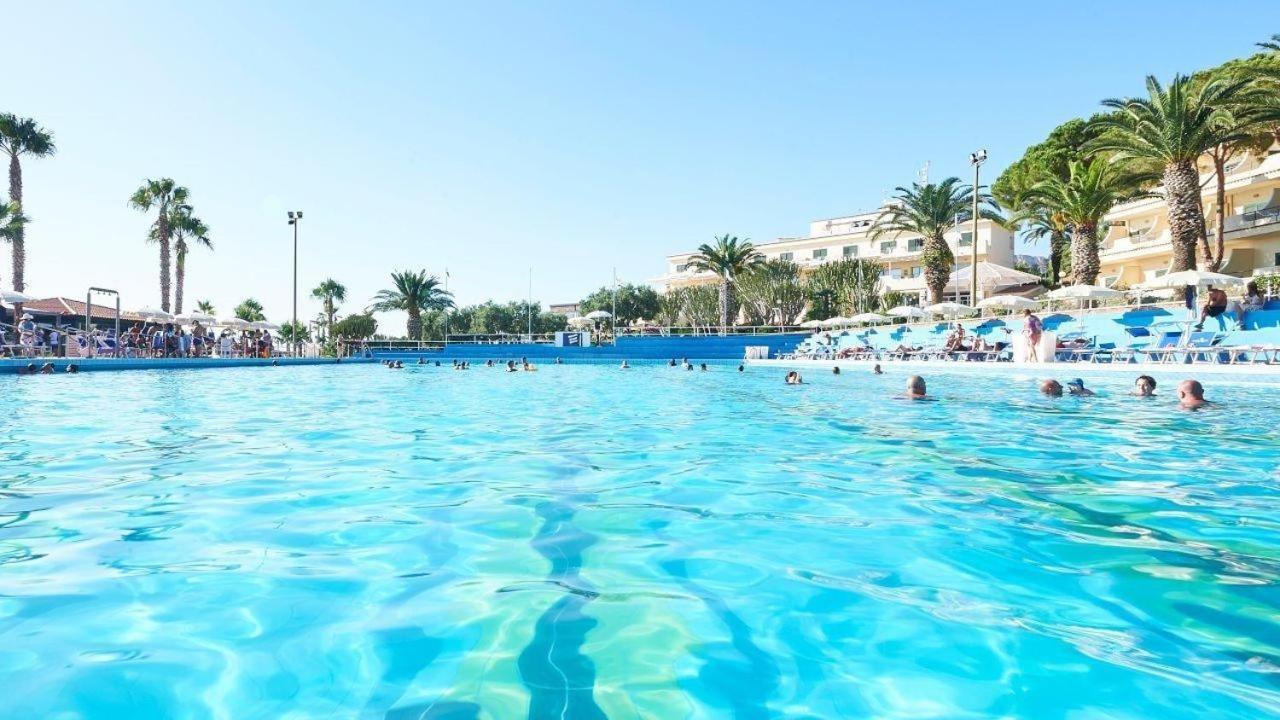 Cdshotels Terrasini - Citta Del Mare Bagian luar foto