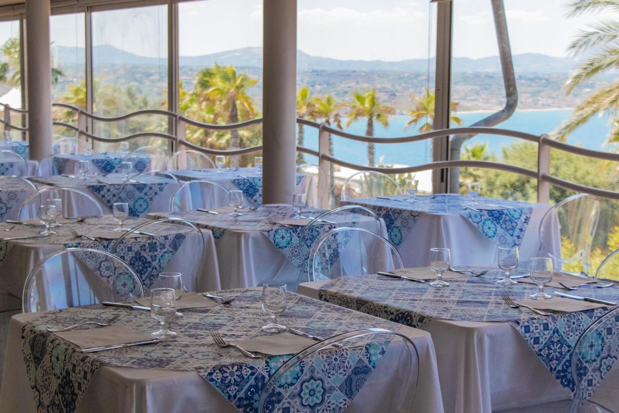 Cdshotels Terrasini - Citta Del Mare Bagian luar foto