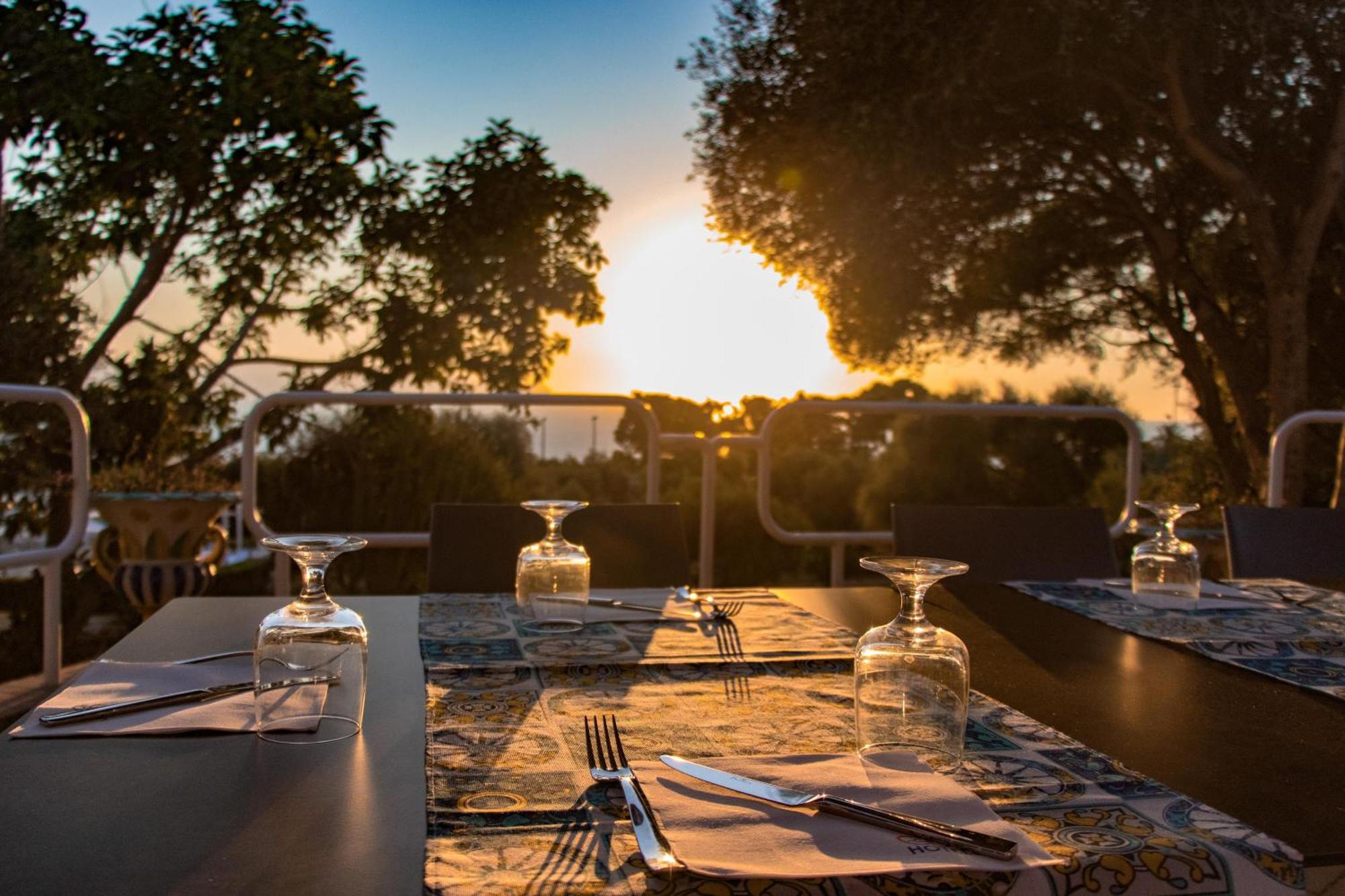 Cdshotels Terrasini - Citta Del Mare Bagian luar foto